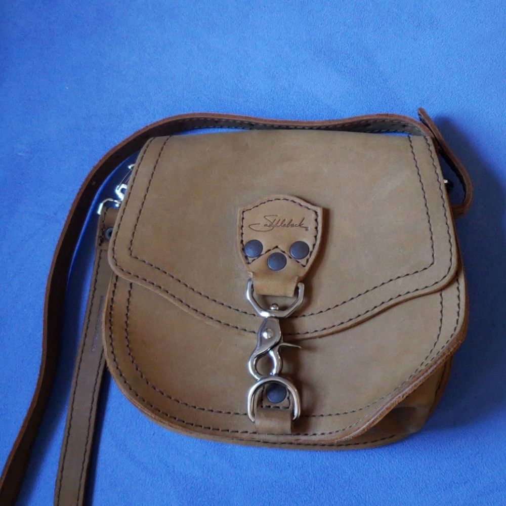 Saddleback Tan purse